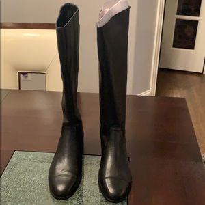 Size 11 woman’s black boot